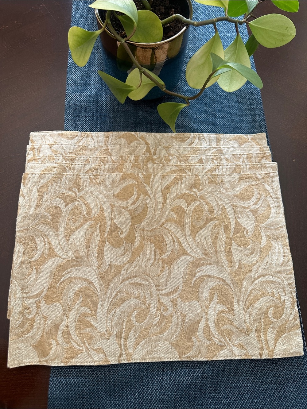 Set Of 4 Tan & Cream Damask Rectangular Placemats